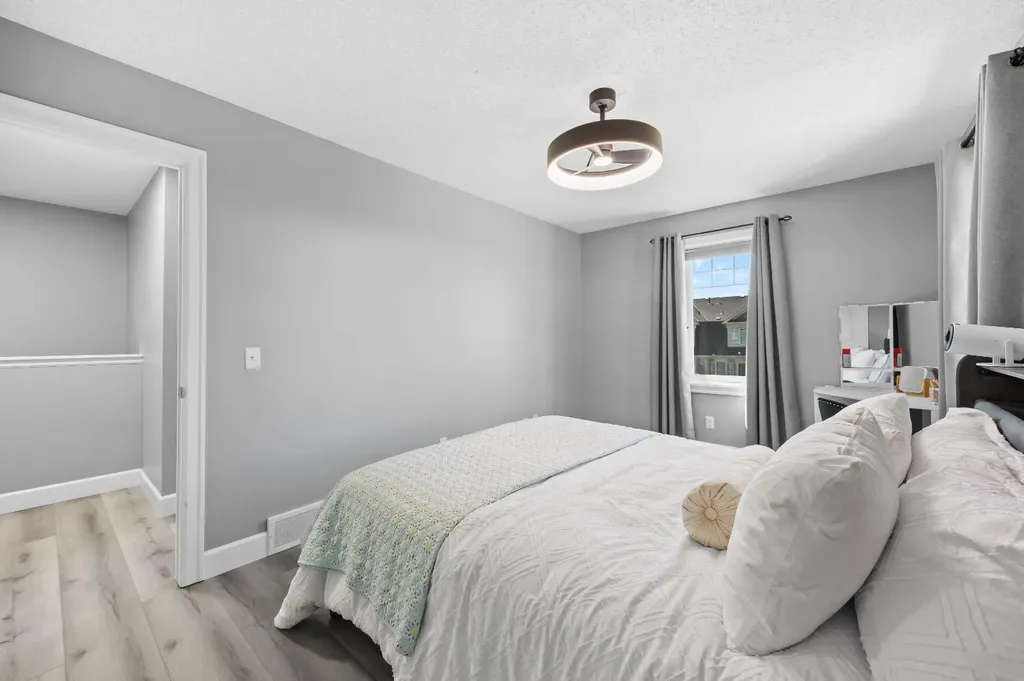 52 Windstone Green SW Airdrie AB T4B 0N8