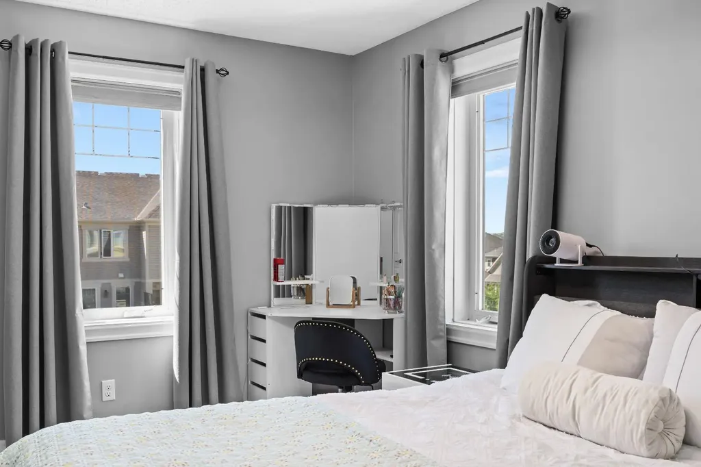 52 Windstone Green SW Airdrie AB T4B 0N8