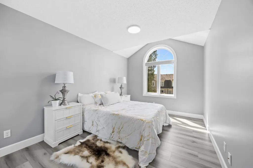 52 Windstone Green SW Airdrie AB T4B 0N8
