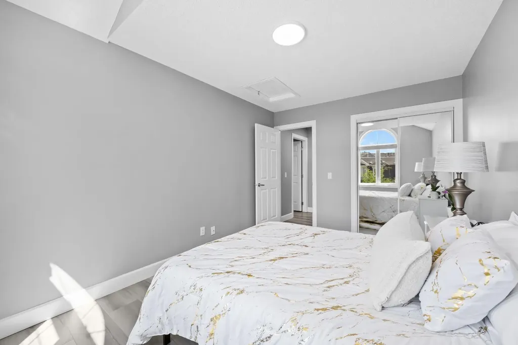 52 Windstone Green SW Airdrie AB T4B 0N8