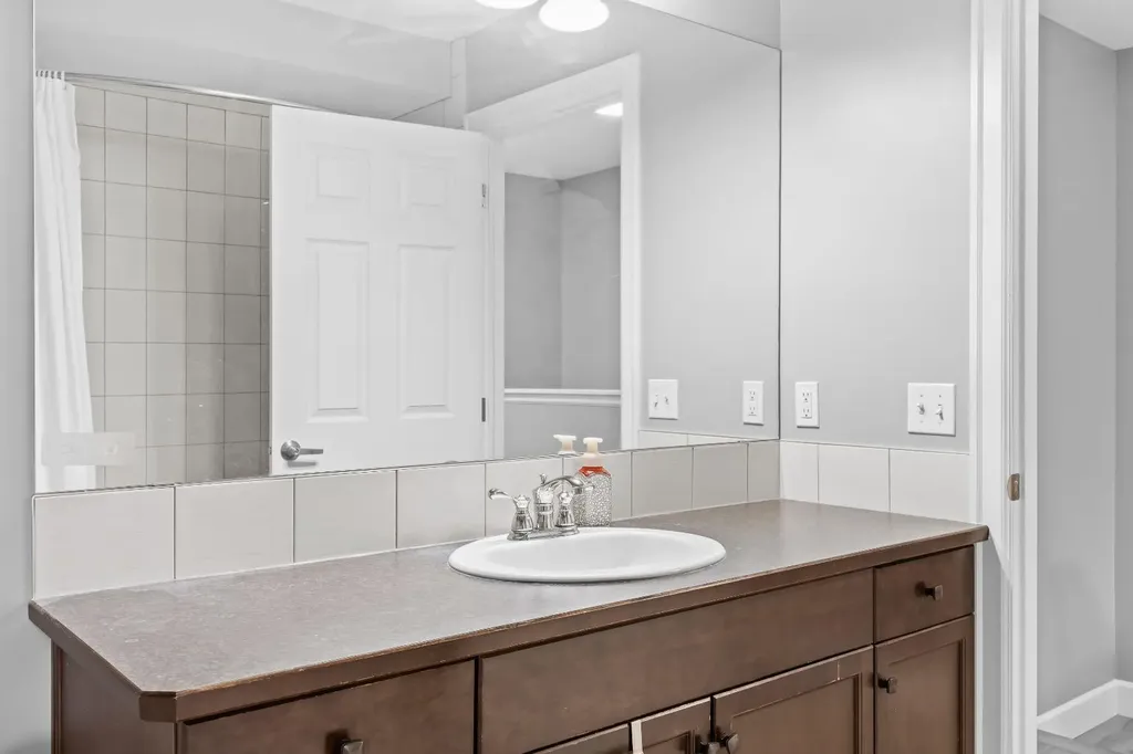 52 Windstone Green SW Airdrie AB T4B 0N8