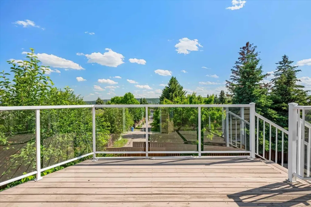 7715 67 Avenue NW Calgary AB T3B 4P2