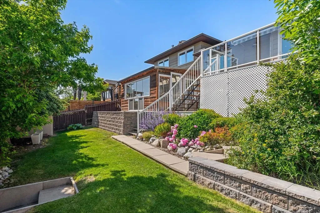 7715 67 Avenue NW Calgary AB T3B 4P2