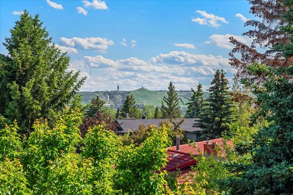 7715 67 Avenue NW Calgary AB T3B 4P2