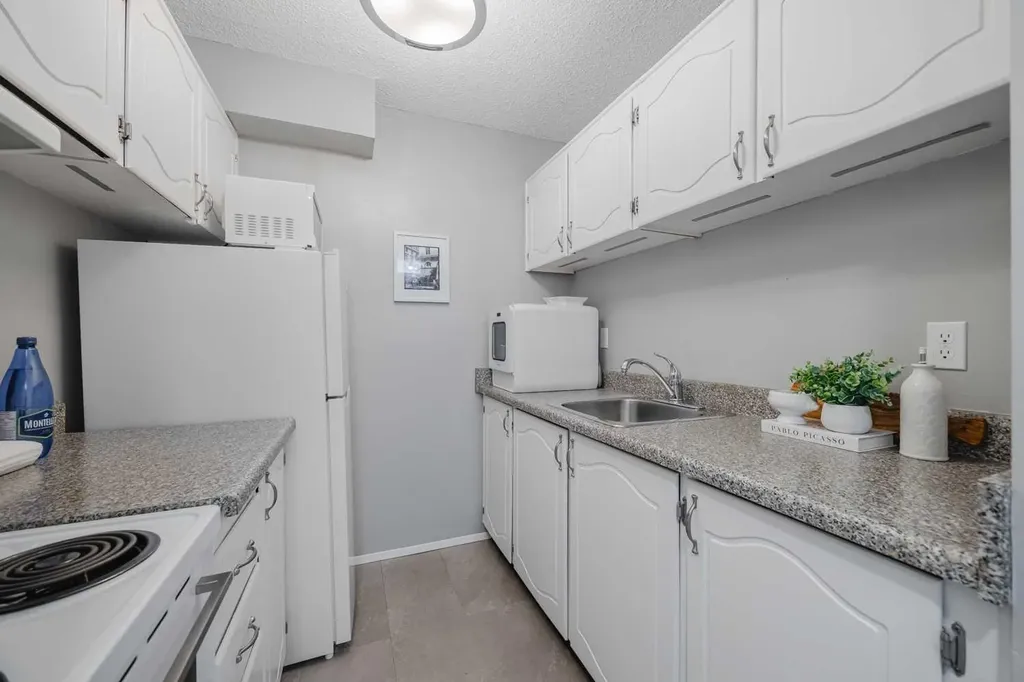 3615A 49 Street NW Calgary AB T3A 2L8