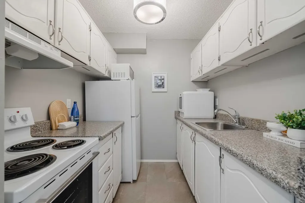 3615A 49 Street NW Calgary AB T3A 2L8