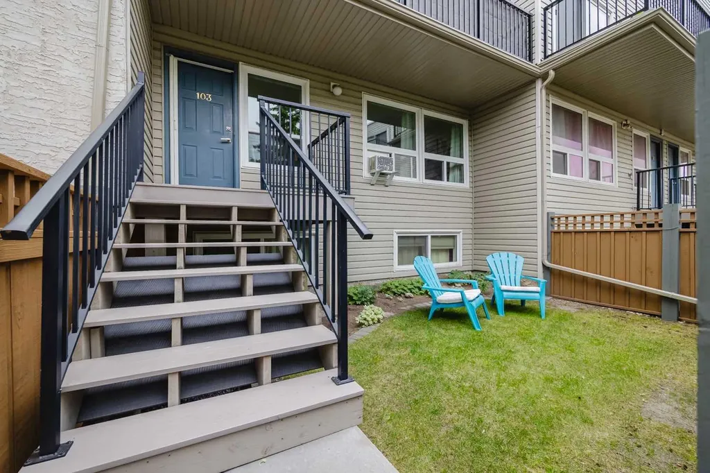 3615A 49 Street NW Calgary AB T3A 2L8