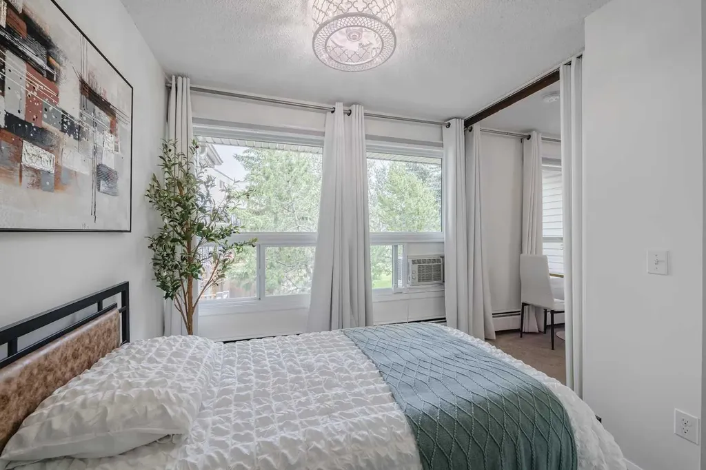 3615A 49 Street NW Calgary AB T3A 2L8