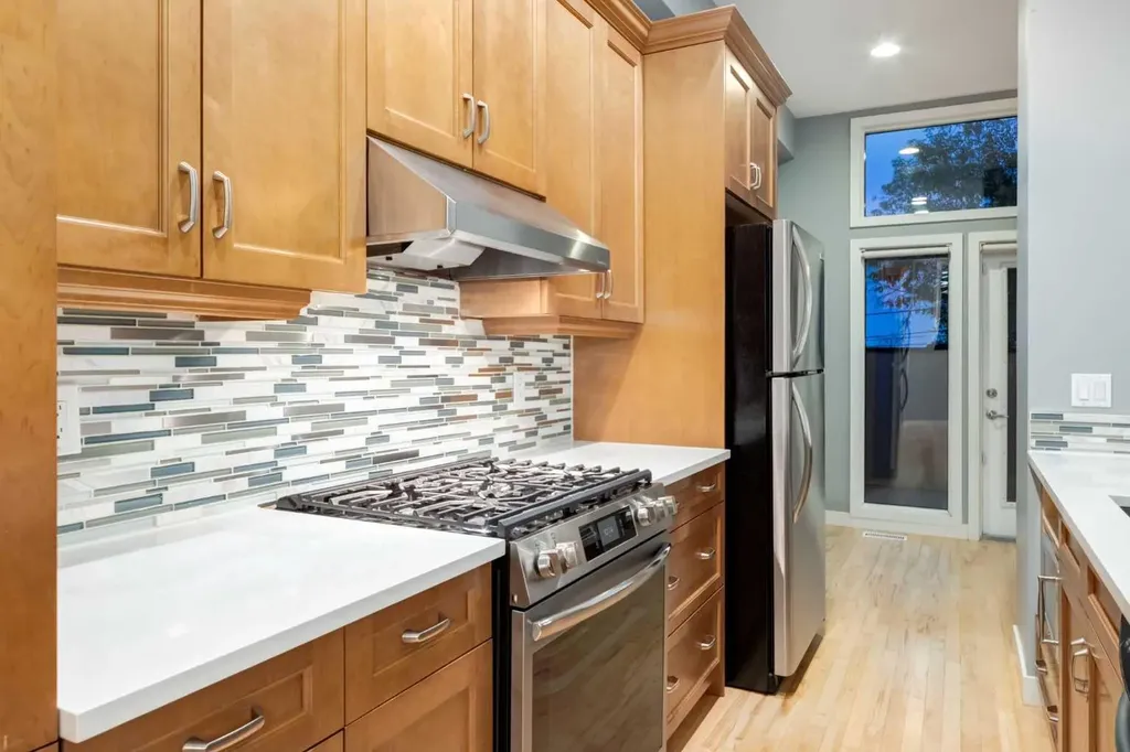 1720 12 Street SW Calgary AB T2T3M9