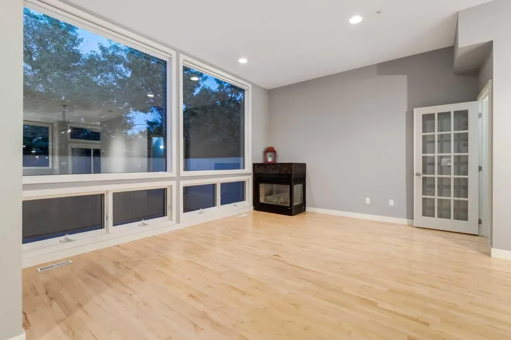 1720 12 Street SW Calgary AB T2T3M9