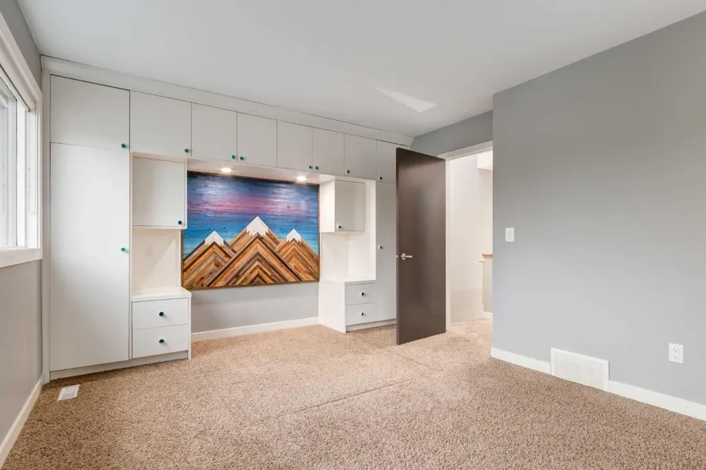 1720 12 Street SW Calgary AB T2T3M9