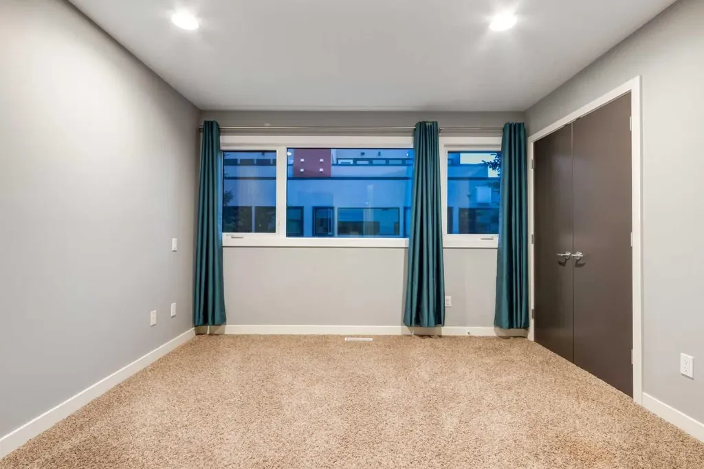 1720 12 Street SW Calgary AB T2T3M9