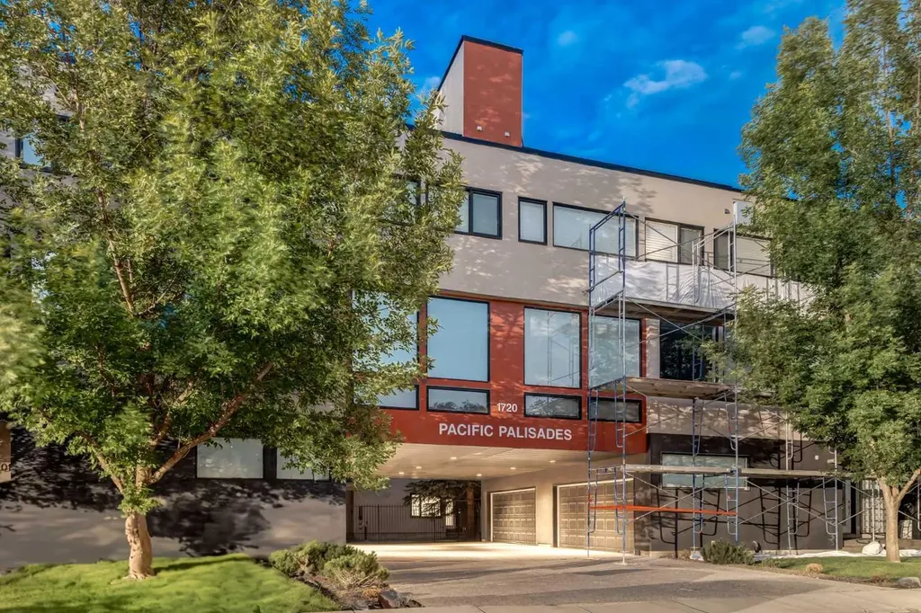 1720 12 Street SW Calgary AB T2T3M9