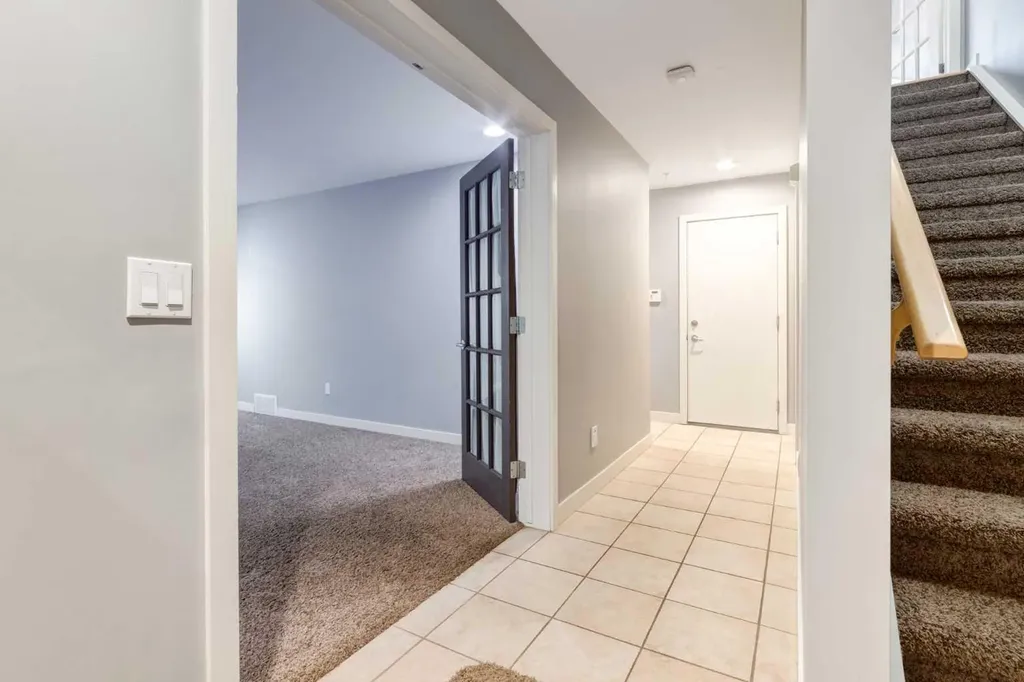 1720 12 Street SW Calgary AB T2T3M9