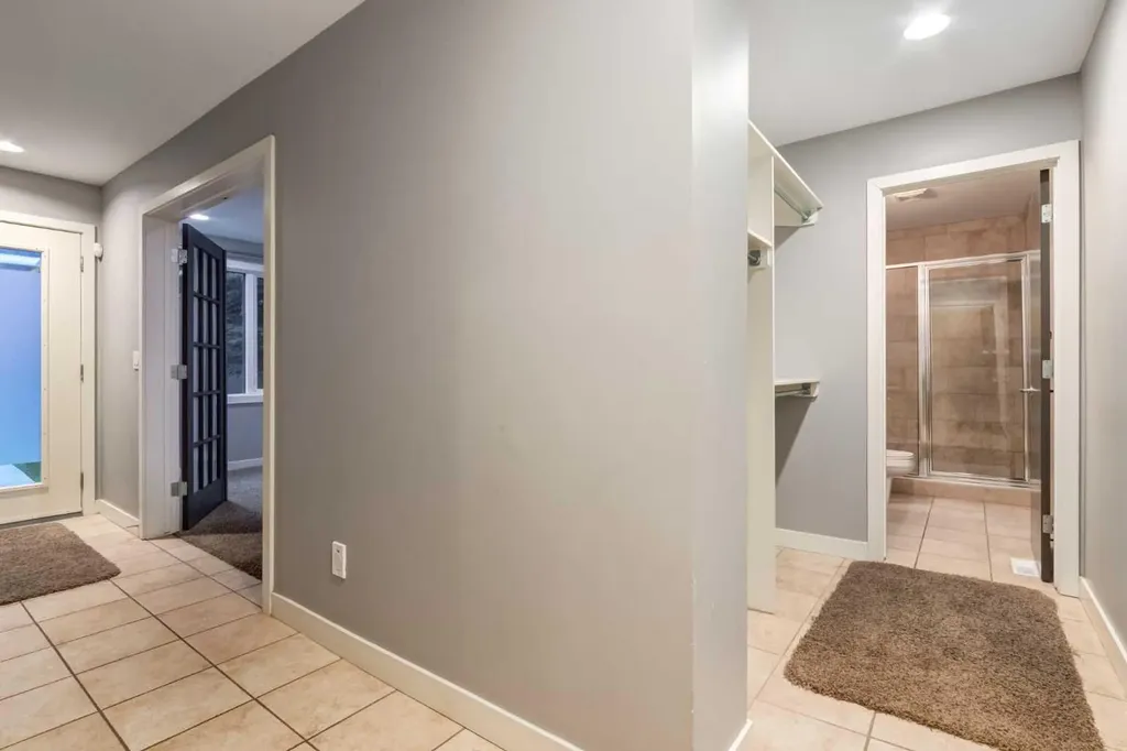 1720 12 Street SW Calgary AB T2T3M9