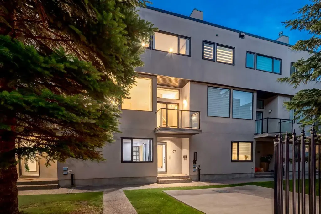 1720 12 Street SW Calgary AB T2T3M9