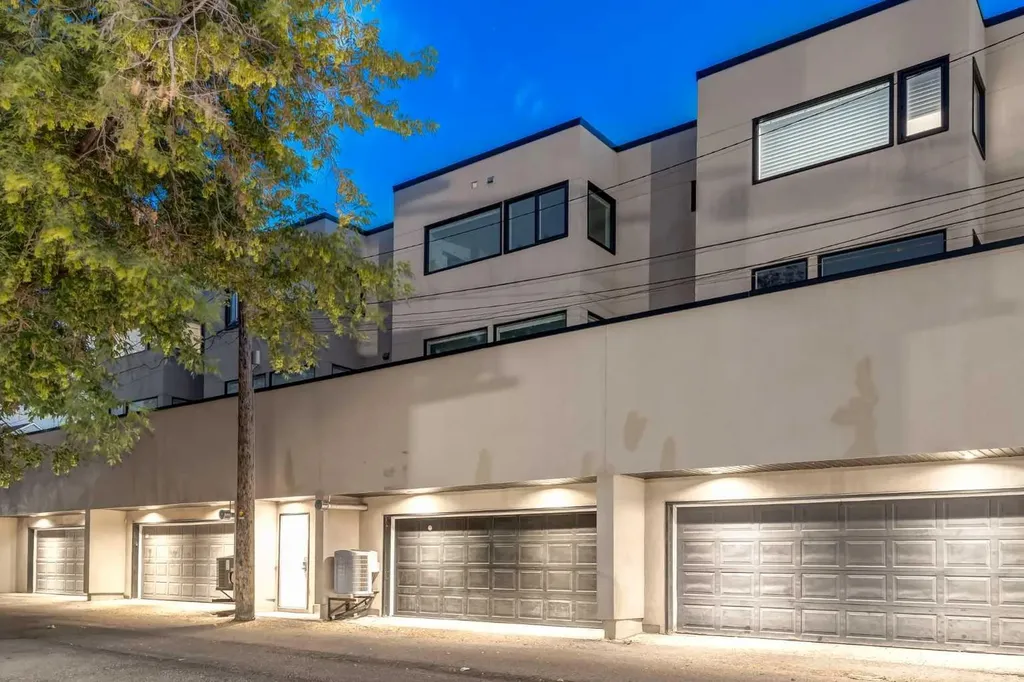 1720 12 Street SW Calgary AB T2T3M9