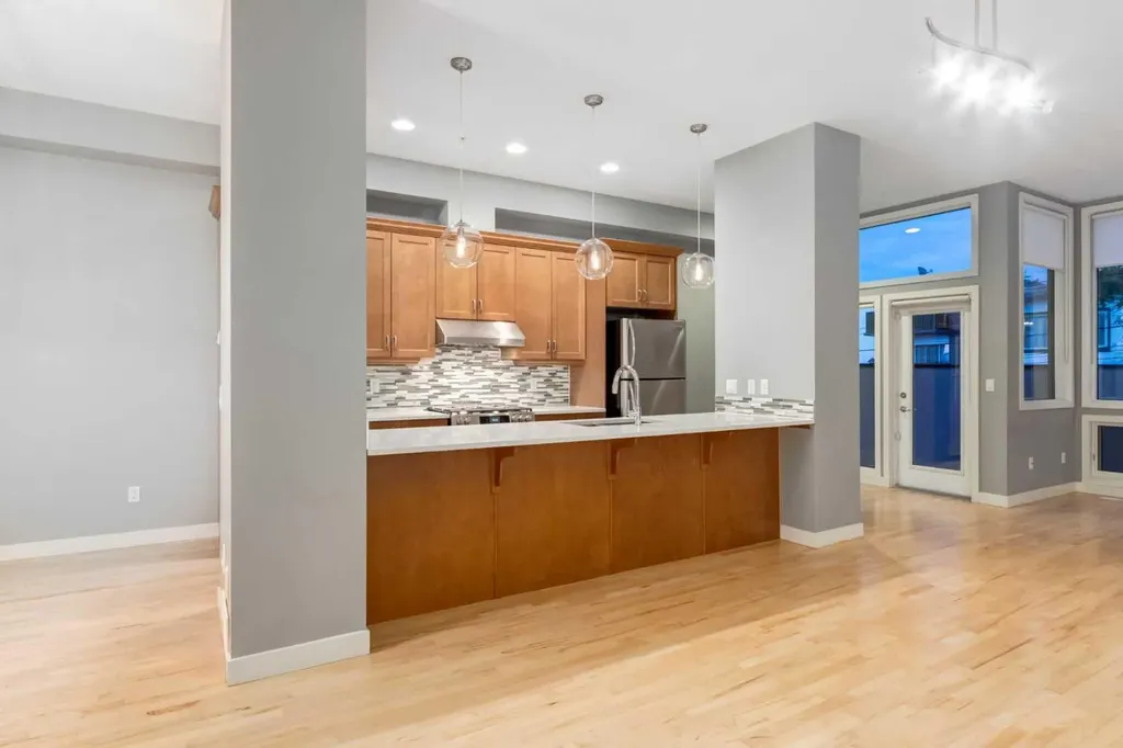1720 12 Street SW Calgary AB T2T3M9
