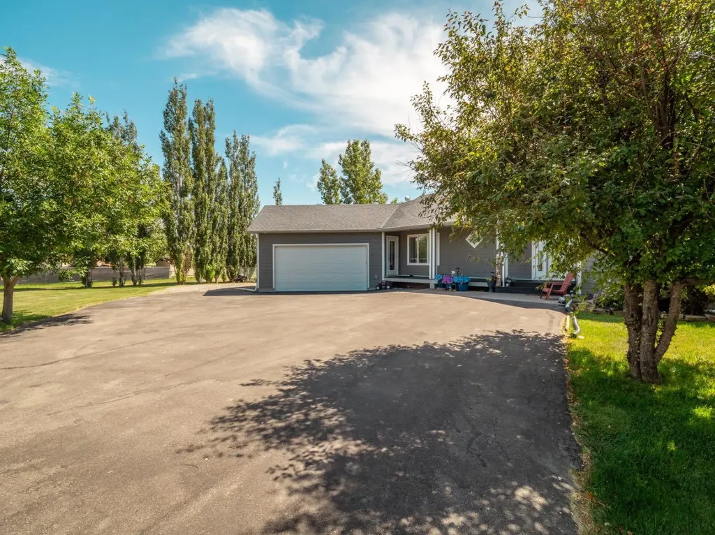 219 Falcon Ridge Way W Rural Lethbridge County AB T1J 5R8