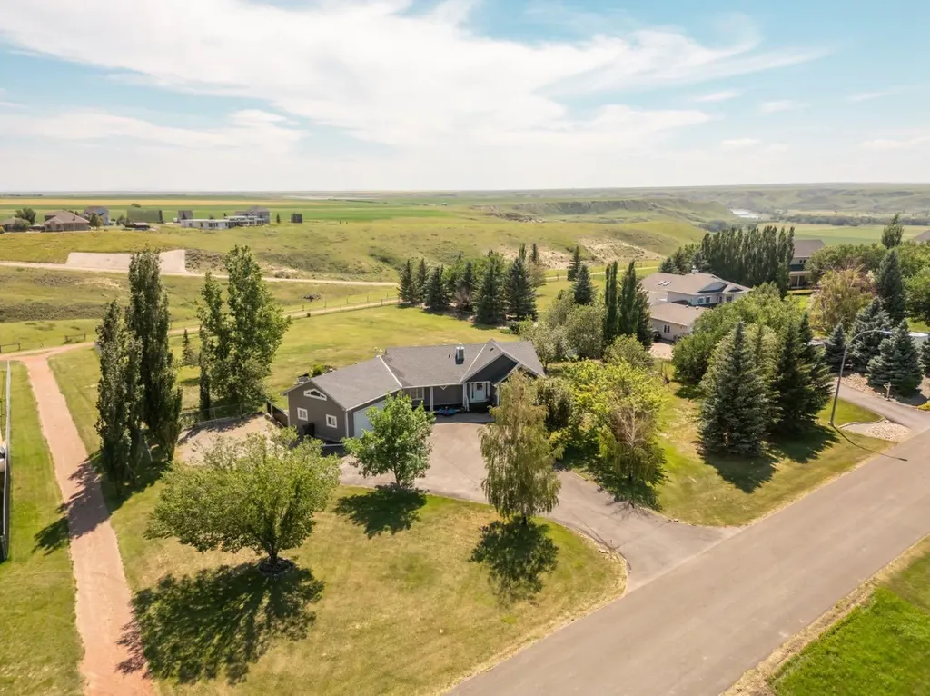 219 Falcon Ridge Way W Rural Lethbridge County AB T1J 5R8
