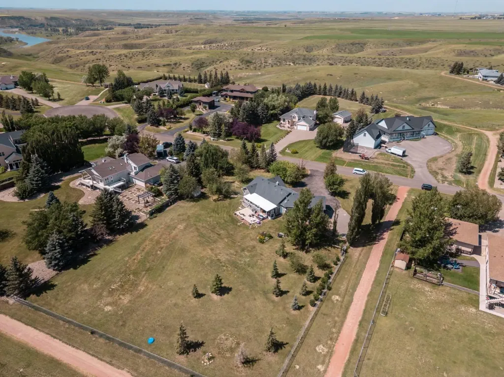 219 Falcon Ridge Way W Rural Lethbridge County AB T1J 5R8