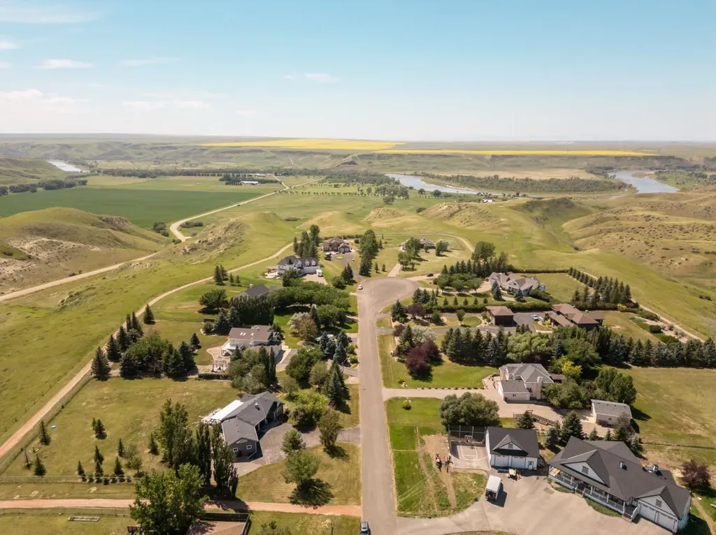 219 Falcon Ridge Way W Rural Lethbridge County AB T1J 5R8