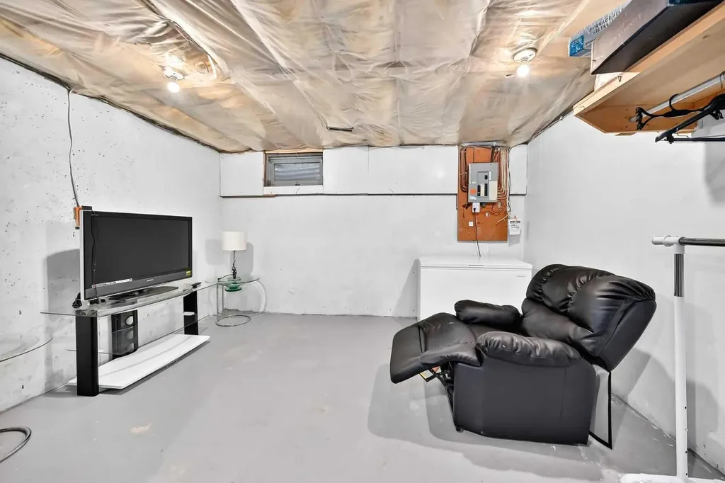 2727 Rundleson Road NE Calgary AB T1Y 3Z3