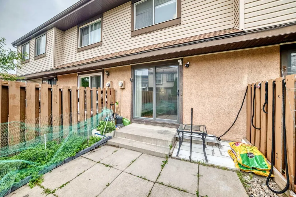 2727 Rundleson Road NE Calgary AB T1Y 3Z3