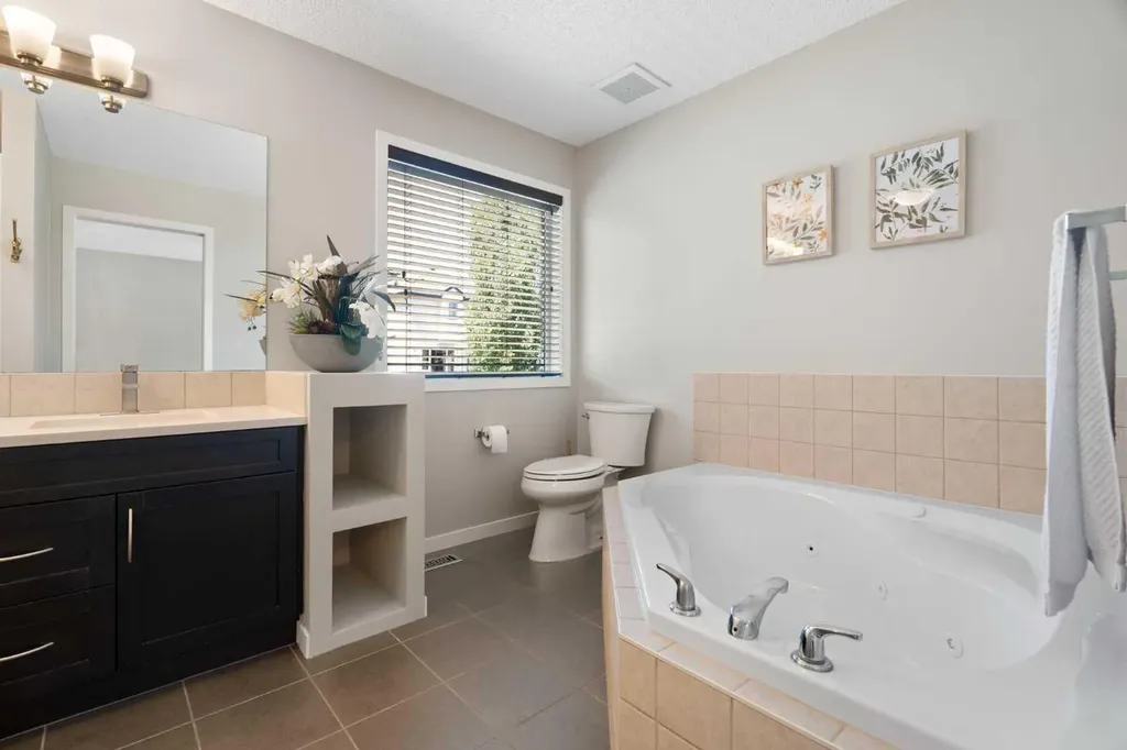 1258 New Brighton Drive SE Calgary AB T2Z 0W3