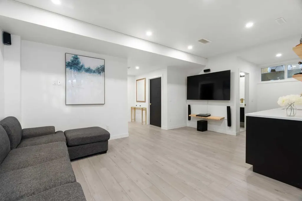 1258 New Brighton Drive SE Calgary AB T2Z 0W3