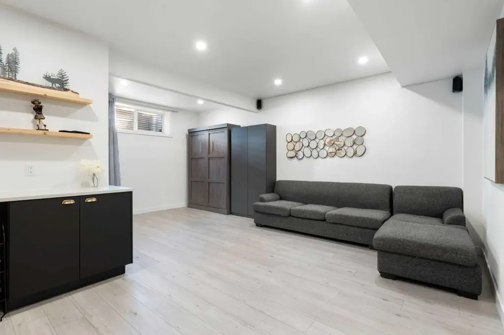 1258 New Brighton Drive SE Calgary AB T2Z 0W3