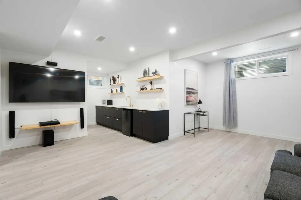 1258 New Brighton Drive SE Calgary AB T2Z 0W3