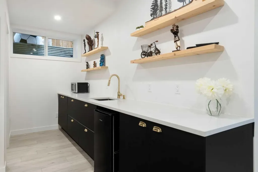 1258 New Brighton Drive SE Calgary AB T2Z 0W3