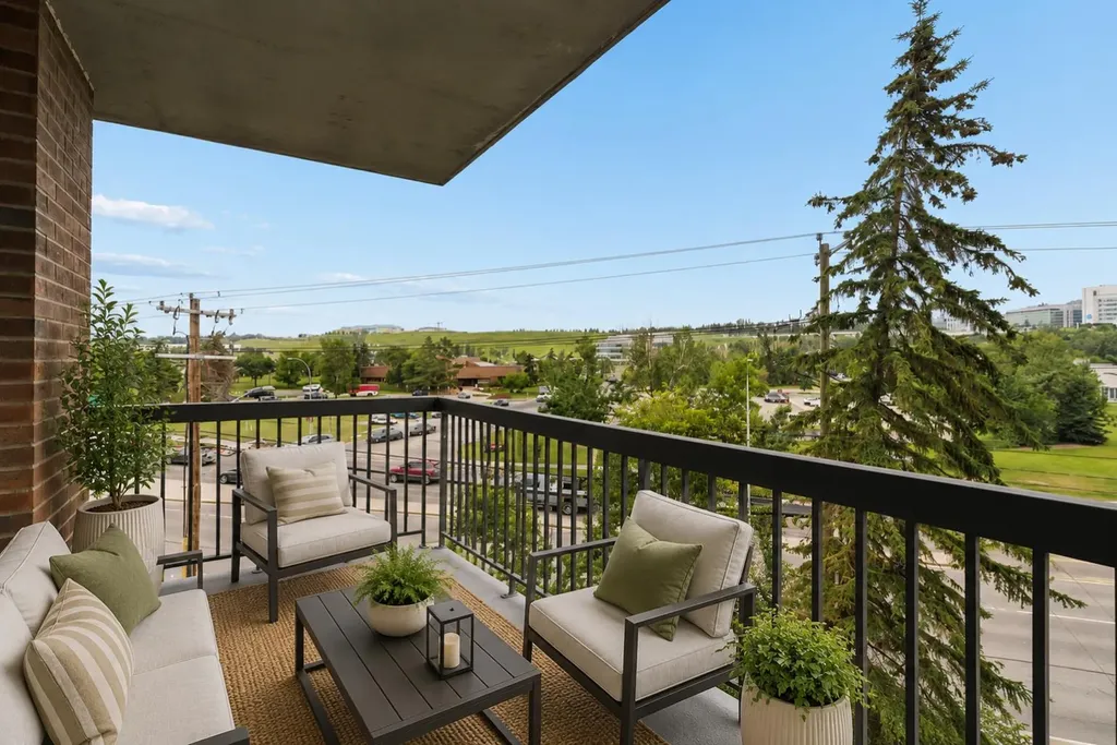 145 Point Drive NW Calgary AB T3B 4W1
