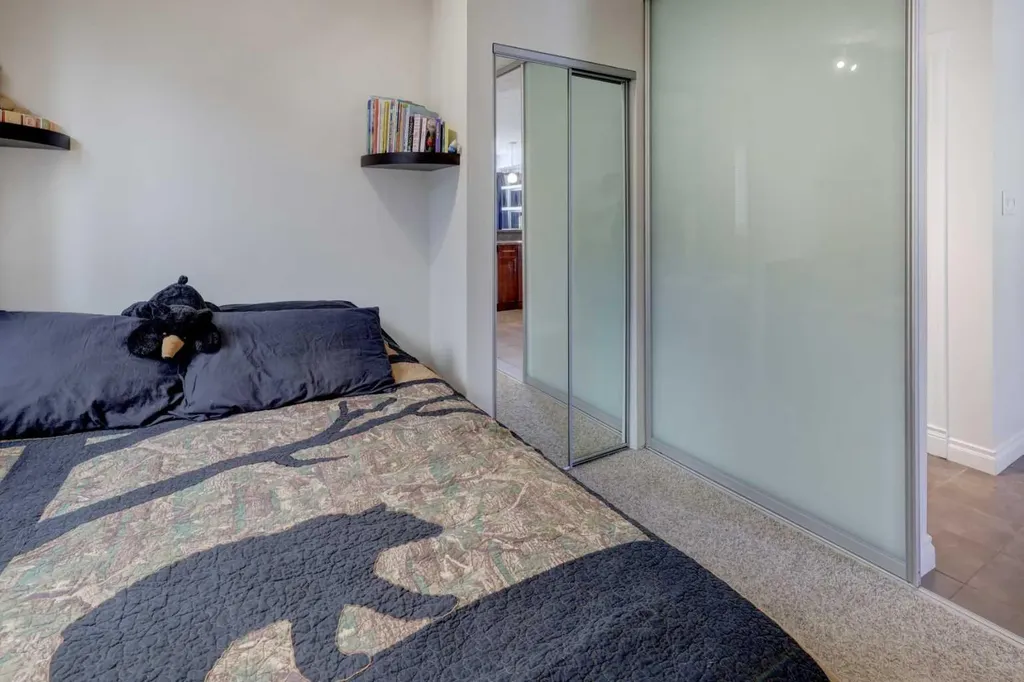 2308 17b Street SW Calgary AB T2T 4S8