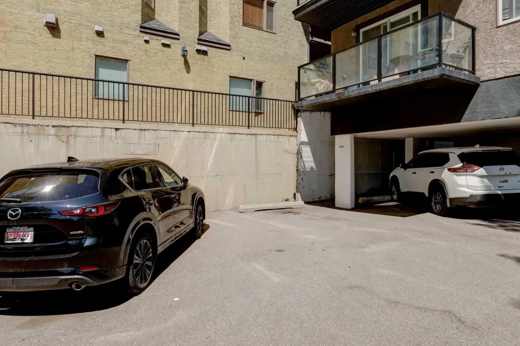 2308 17b Street SW Calgary AB T2T 4S8