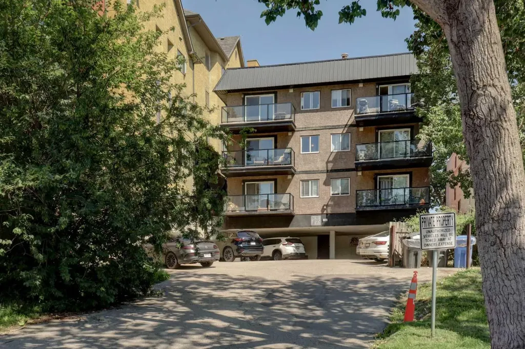 2308 17b Street SW Calgary AB T2T 4S8