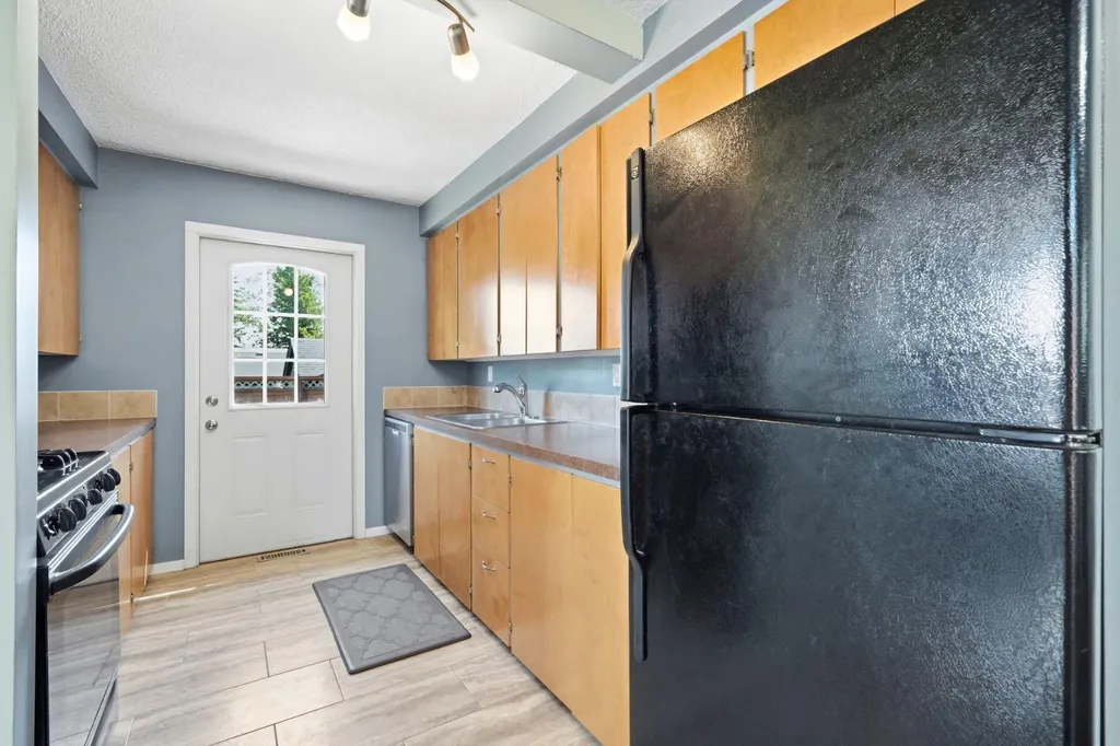 422 Sunset Boulevard NW Diamond Valley AB T0L 2A0
