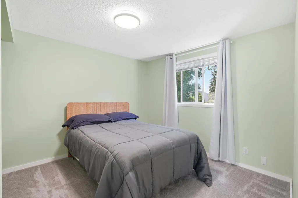 422 Sunset Boulevard NW Diamond Valley AB T0L 2A0