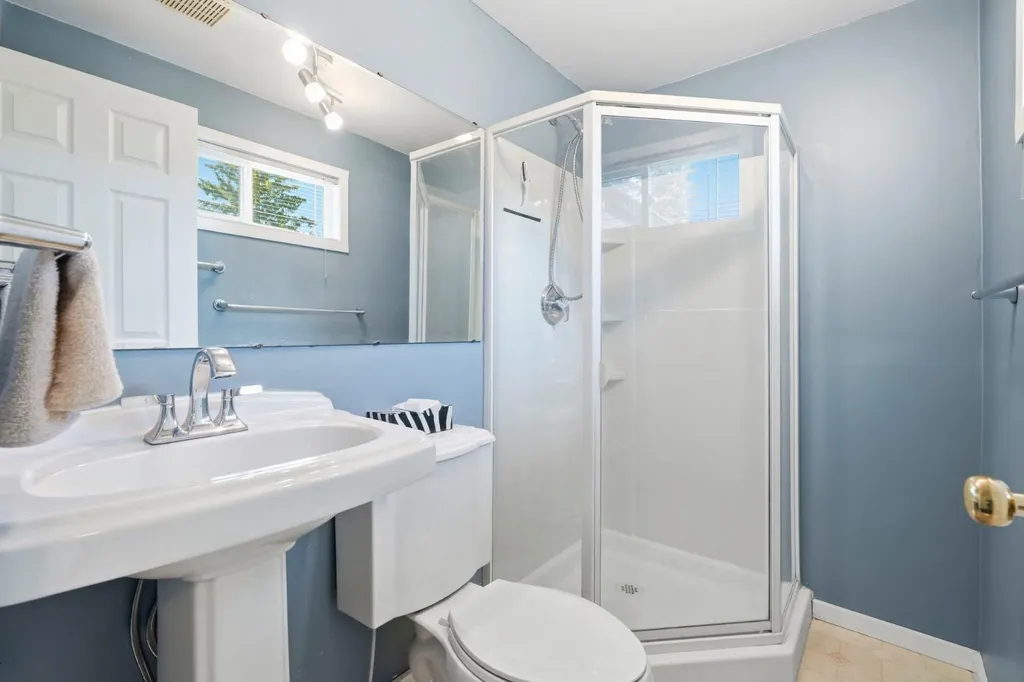 422 Sunset Boulevard NW Diamond Valley AB T0L 2A0