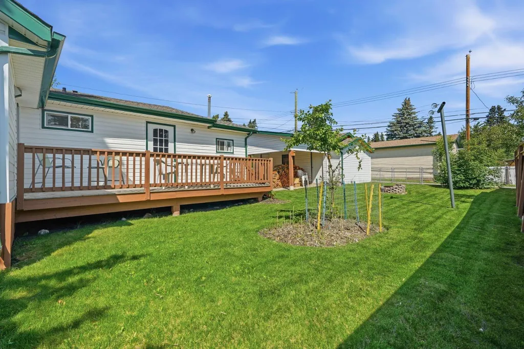 422 Sunset Boulevard NW Diamond Valley AB T0L 2A0