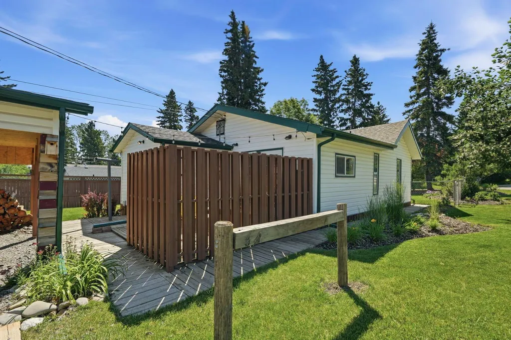 422 Sunset Boulevard NW Diamond Valley AB T0L 2A0