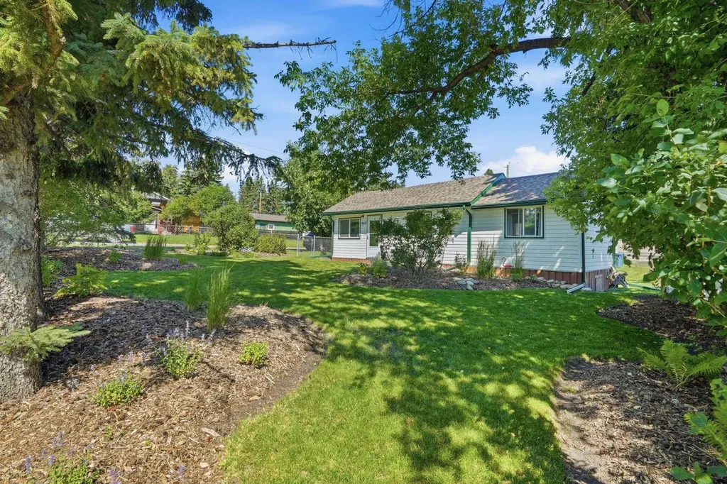 422 Sunset Boulevard NW Diamond Valley AB T0L 2A0