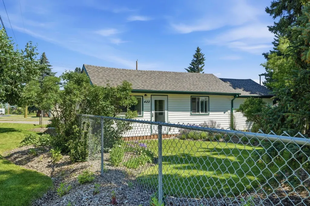 422 Sunset Boulevard NW Diamond Valley AB T0L 2A0