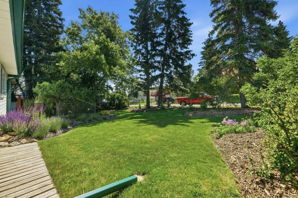 422 Sunset Boulevard NW Diamond Valley AB T0L 2A0