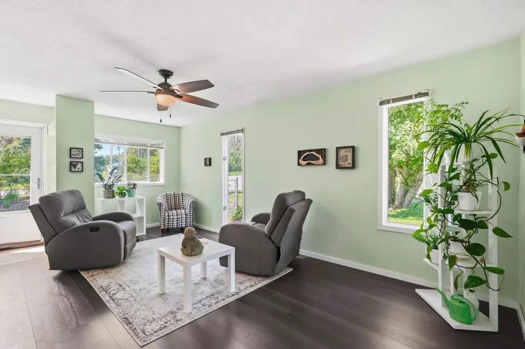 422 Sunset Boulevard NW Diamond Valley AB T0L 2A0