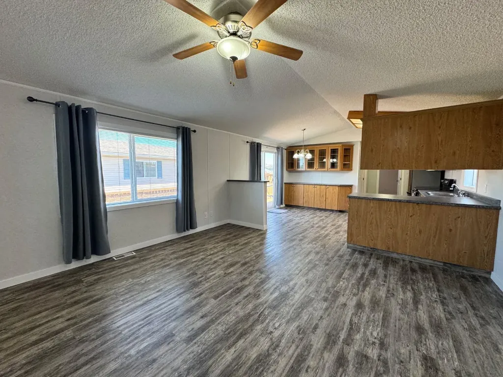 10915 96a Street Clairmont AB T0H 0W3
