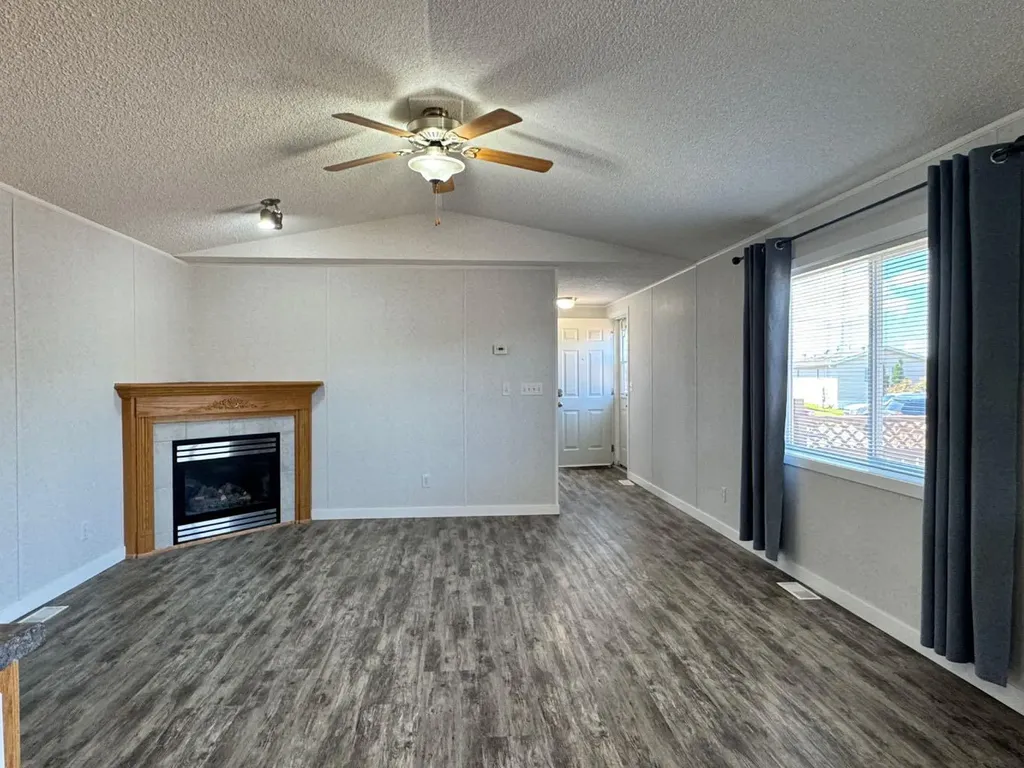 10915 96a Street Clairmont AB T0H 0W3