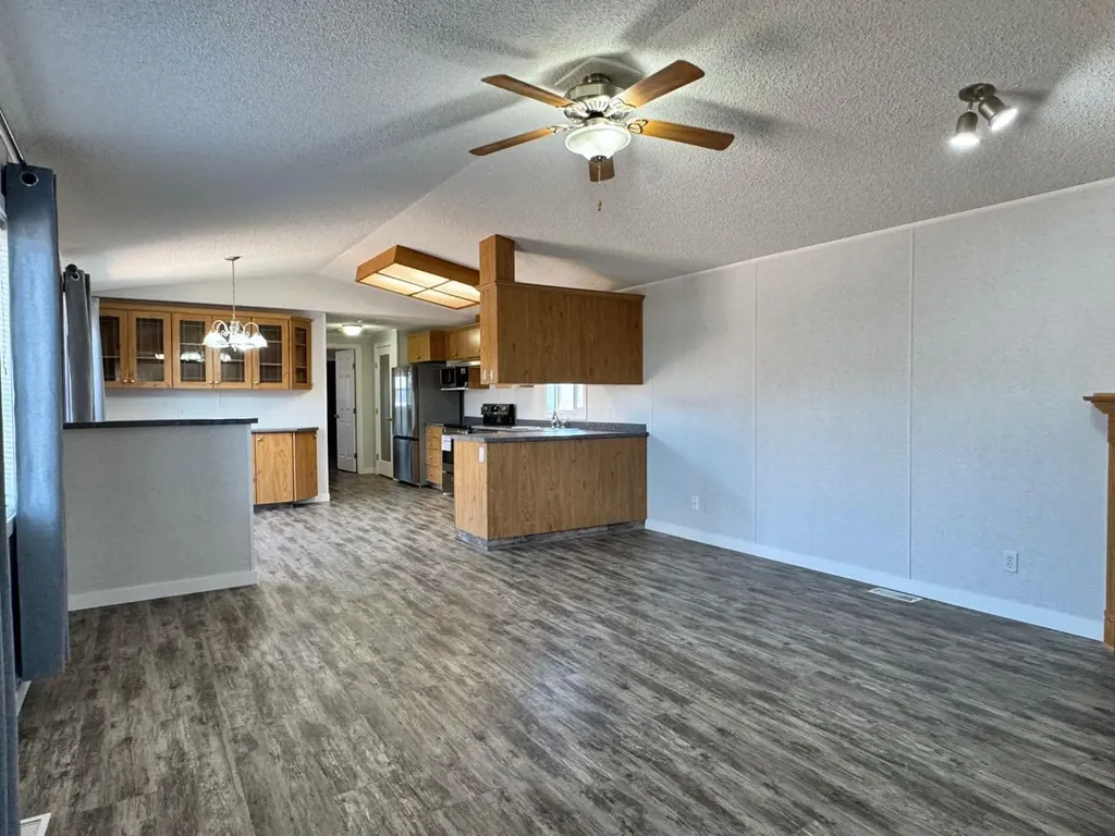 10915 96a Street Clairmont AB T0H 0W3