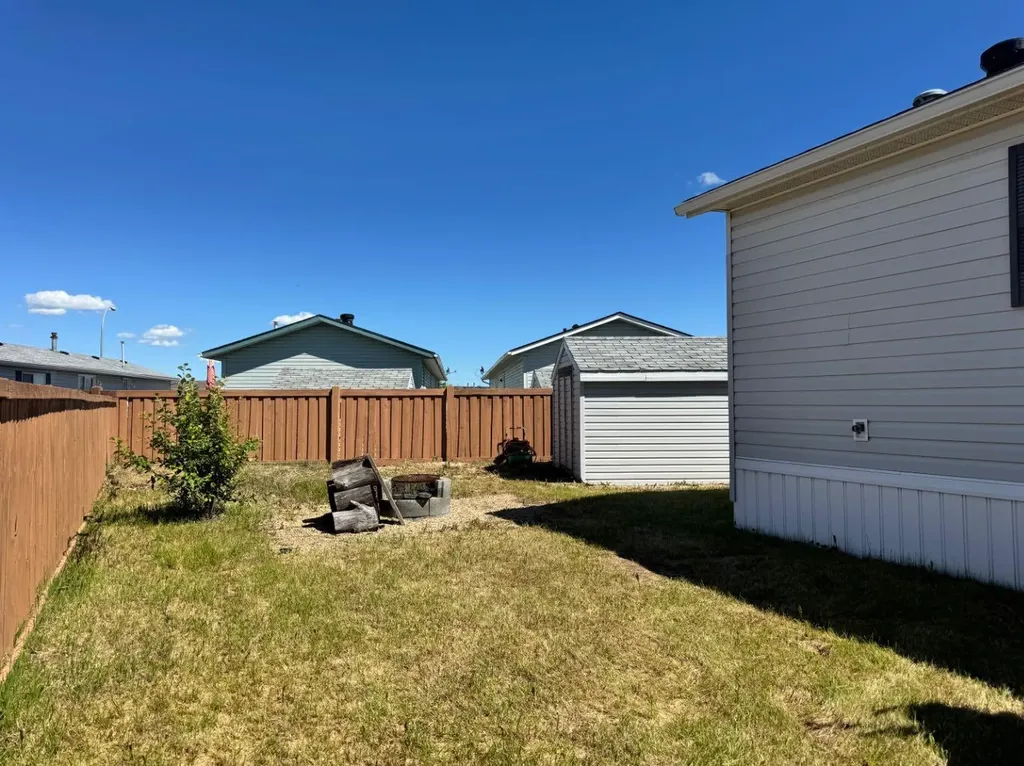 10915 96a Street Clairmont AB T0H 0W3